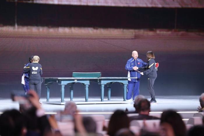 蓝狮平台官方:习近平主席贺信激励中美各界人士拉紧友谊纽带